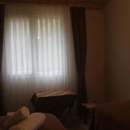 Vulada Butik Ардешен